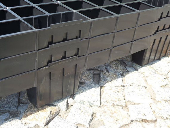 Europaleta plastikowa ażurowa bez płóz 1200 x 800mm - czarna P2